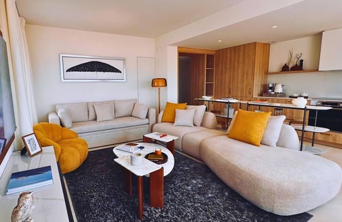 Saint-Tropez City Centre Apartment | VILLTAK SAINT-TROPEZ,nLuxury Two-Bedroom apartment in the heart of Saint-Tropez