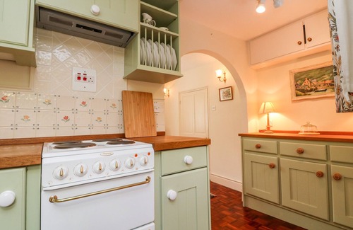Dunster House | VINE COTTAGE, family friendly, character holiday cottage in Dunster