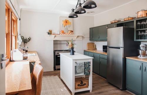 Upper Wakefield Cottage | Vineview Cottage- A Farmhouse Cottage set on a Riesling Vineyard. Near Wineries!