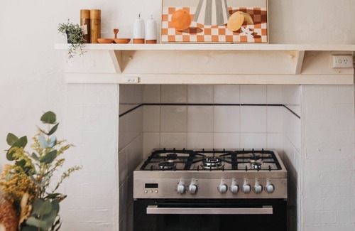 Upper Wakefield Cottage | Vineview Cottage- A Farmhouse Cottage set on a Riesling Vineyard. Near Wineries!