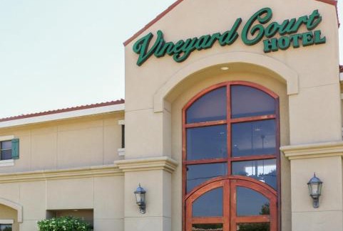College Station Hotel | Vineyard Court Designer Suites Hotel