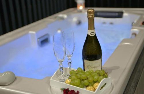 Bostanj House | Vineyard house with sauna and jacuzzi for 2
