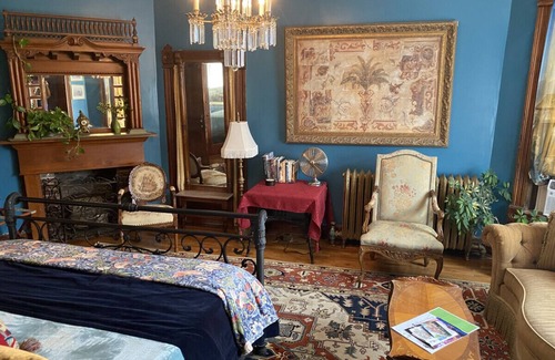 St. Joseph Bed & Breakfast | Vineyard Mansion - Emma Room - 1 King Bed