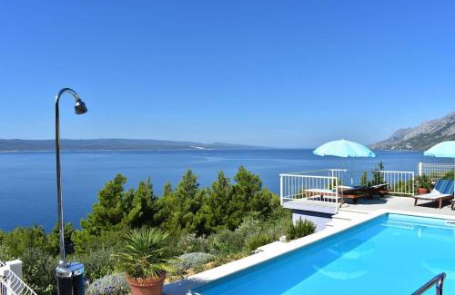 Brela Apartment | Vineyard oaza-Deluxe Apartment with Swimming pool
