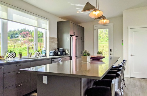 Salem House | Vineyard Stay at Bryn Mawr the “Right Amount of Everything”