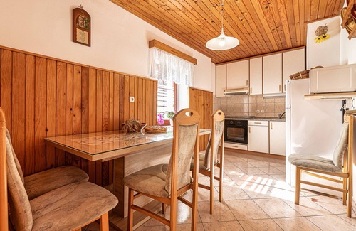 Crnomelj Apartment | Vineyard Suite Kolpa Zupančič A, Stari Trg ob Kolpi, Slovenia