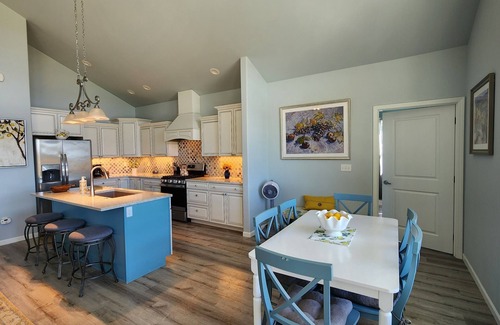 Selah House | Vineyard View "Taste of Tuscany", incredible 220 degree view, in Wine Country!