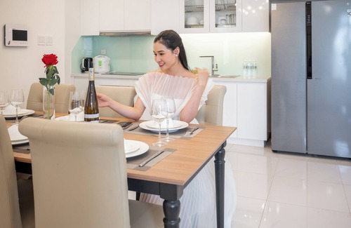 Hang Xanh Apartment | Vinhome Central Park Spacious 3BR Family Gathering