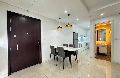 Trung Hoa Nhan Chinh Apartment | Vinhomes D’Capitale | 2BR with Full Amenities & City Access