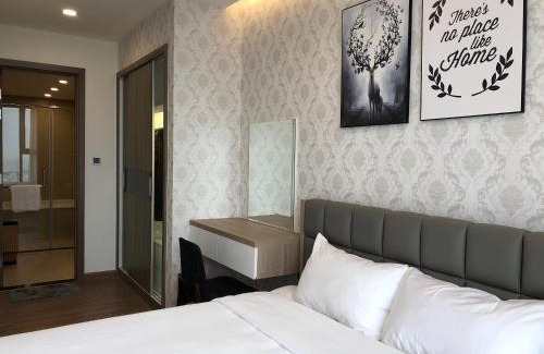Ngoc Khanh Apartment | Vinhomes Metropolis Luxury Apartment 4 Br