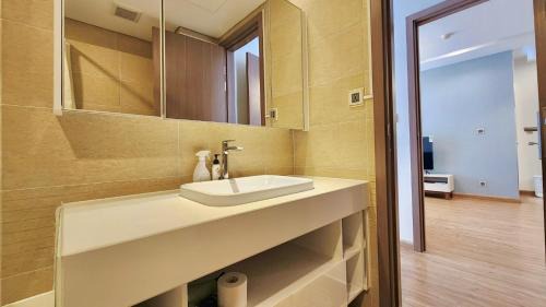 Ngoc Khanh Apartment | Vinhomes Metropolis Residence