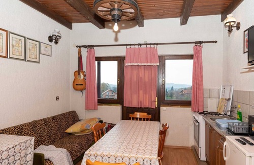 Donja Stubica House | Vinogradarov San - One Bedroom Holiday Home with Hot Tube