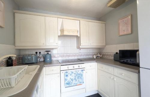 St George's Quarter Apartment | Vintage 2-bed City Centre Gem Free Parking