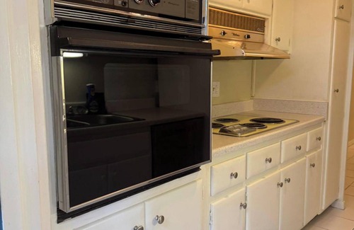 Lake Eola Heights Condo | Vintage 2 Bedroom 1.5 Bathroom Condo Lake View