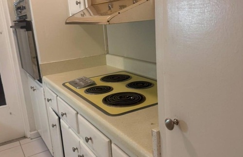 Lake Eola Heights Condo | Vintage 2 Bedroom 1.5 Bathroom Condo Lake View