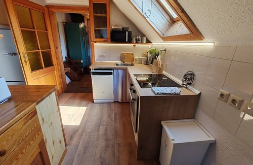 Hotemaze Apartment | Vintage apartment near Kokra river