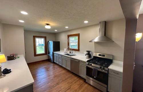Van Wert House | Vintage Charm On Elson Ave