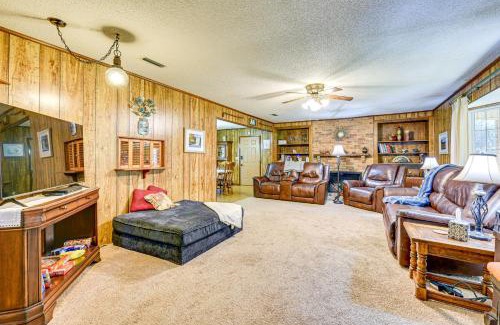 Chipley House | Vintage Chipley Getaway on Large Private Property
