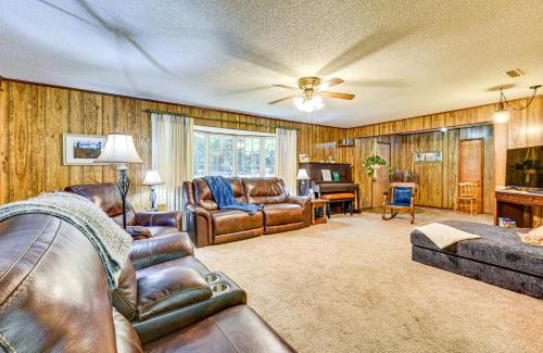 Chipley House | Vintage Chipley Getaway on Large Private Property