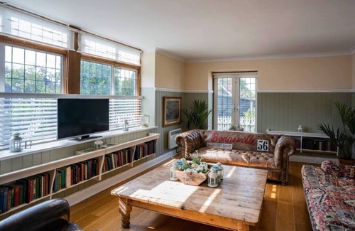 Maldon House | Vintage Cottage on OSEA Island