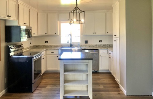 Shenandoah Valley Other | Vintage Farmhouse on 50 acres surrounded by vineyards - Farmhouse experience