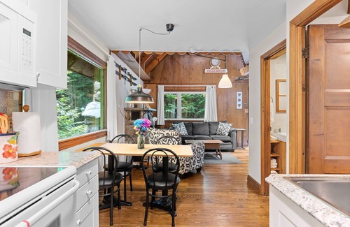 Jeffersonville Ski Chalet | Vintage- Forest retreat fireplace near outdoor fun