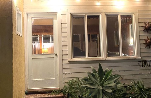 Altadena House | Vintage home near Rose Bowl & JPL/NASA. So many trails great for active folks