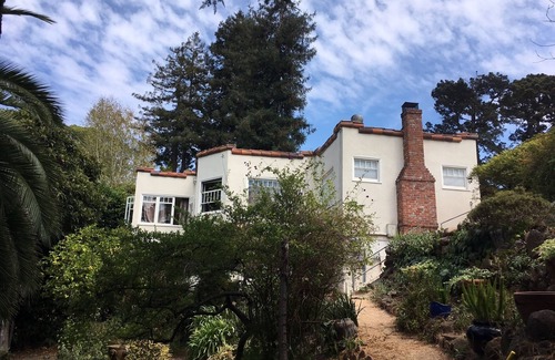 Upper Rockridge Apartment | Vintage Upper Rockridge Gem