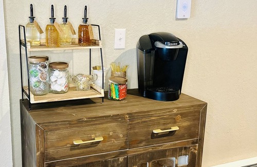 Woodland Park Apartment | Vintage Velvet Haven - newly added hot tub!
