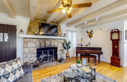 Lake Arrowhead House | Vintage Village Walk Cottage