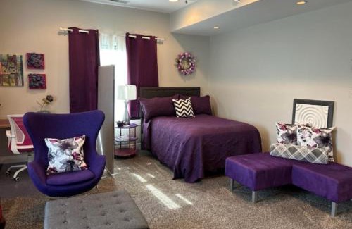 Mapleton/Fall Creek House | VIP Suites for Business Women, Nurses, College Moms Traveling to Indianapolis