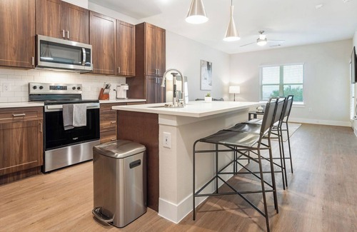 Seguin Apartment | Virginia 1BD 6 - One Bedroom Apartment, Sleeps 2