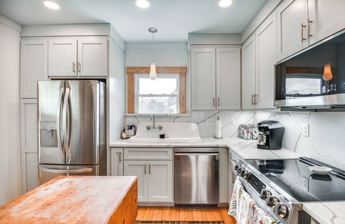 Wachapreague House | Virginia Retreat w/Porch & Grill, Near Beaches!