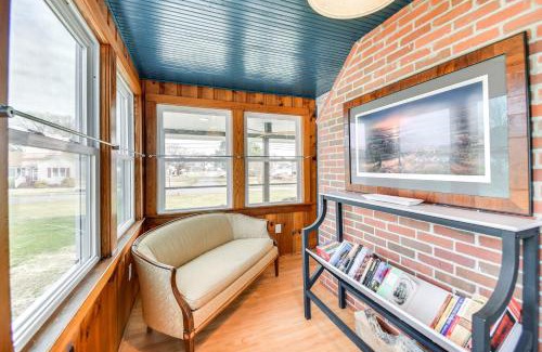 Wachapreague House | Virginia Retreat with Porch and Grill, Near Beaches!