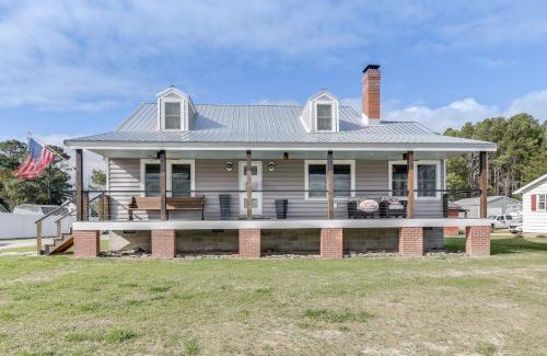 Wachapreague House | Virginia Retreat with Porch and Grill, Near Beaches!
