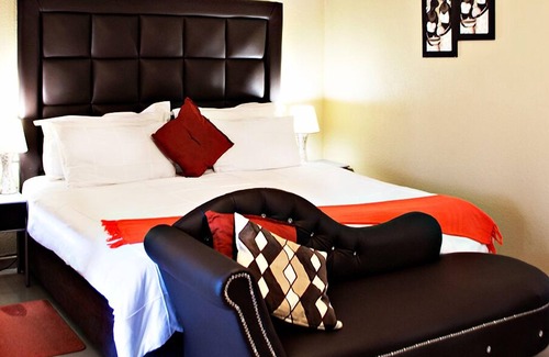 Emalahleni House | Visit Vakasha Guest Lodge 2
