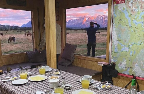 Torres Del Paine Bed & Breakfast | Vista al Paine - Refugio de Aventura