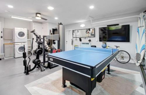 Miami Lakes House | Vista Azul is a Lake house with pool, gym, fishing dock and more!