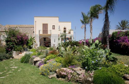 Nubia Bed & Breakfast | - Vista Egadi -