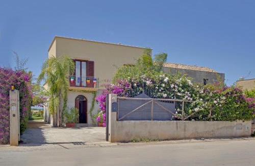 Nubia Bed & Breakfast | - Vista Egadi -