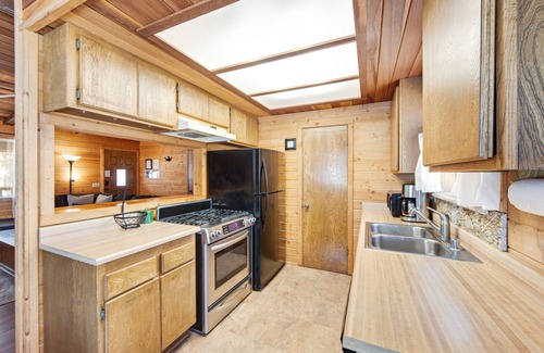 North Broadway Cabin | Vista Sugarloaf #329