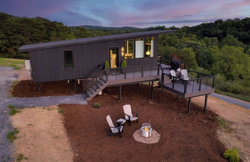 Warfordsburg House | Vista View | Amazing Views + Deck + Grill