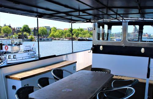 Nieuwmarkt en Lastage Boat Rental | Vita Nova