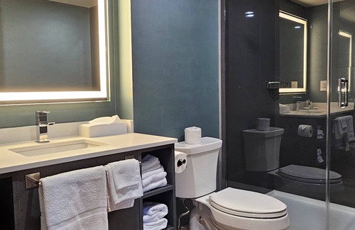 Niagara Falls Hotel | Vittoria Hotel and Suites