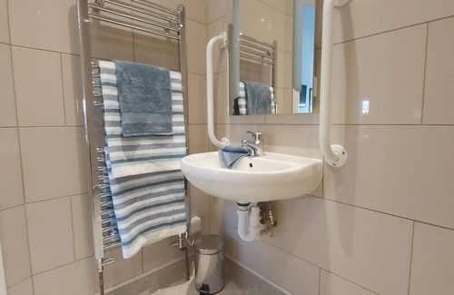 Clacton-on-Sea Bed & Breakfast | Viva Guest House