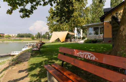 Baja House | Vizafogó Panzió és Étterem
