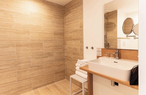 Beaune Hotel | voco Beaune – Cité des Vins by IHG
