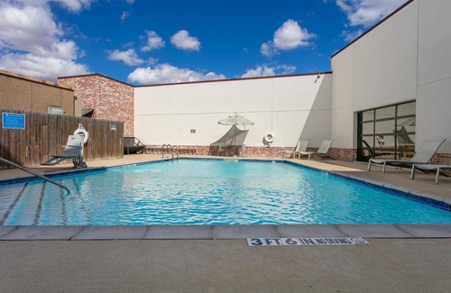 Redmond Terrace Hotel | voco College Station Aggieland by IHG