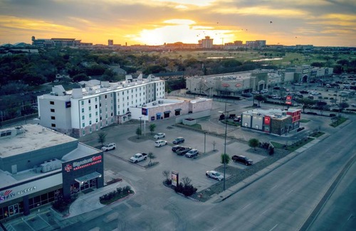 Redmond Terrace Hotel | voco College Station Aggieland by IHG
