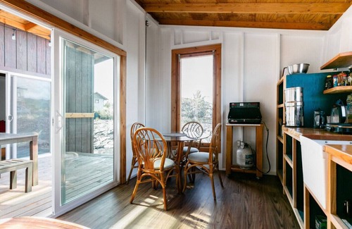 Kalapana House | Volcano Escape Epic Tiny Home on Lava Field with Volcano Views